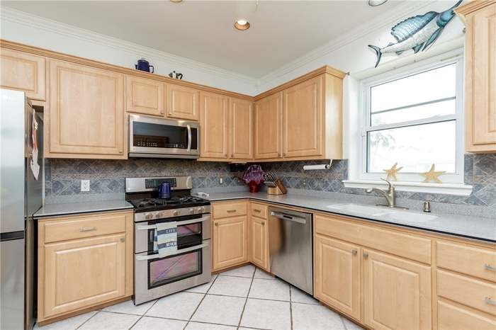 15833 Cuttysark St Property Photo 4