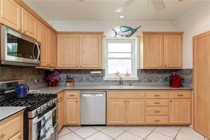 15833 Cuttysark St Property Photo 6