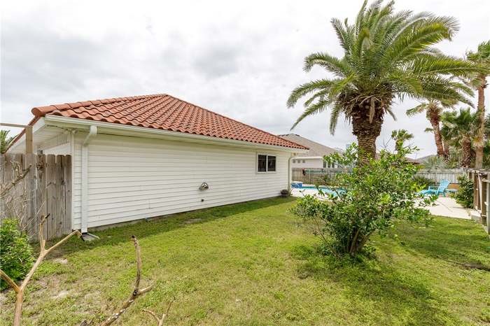15833 Cuttysark St Property Photo 32