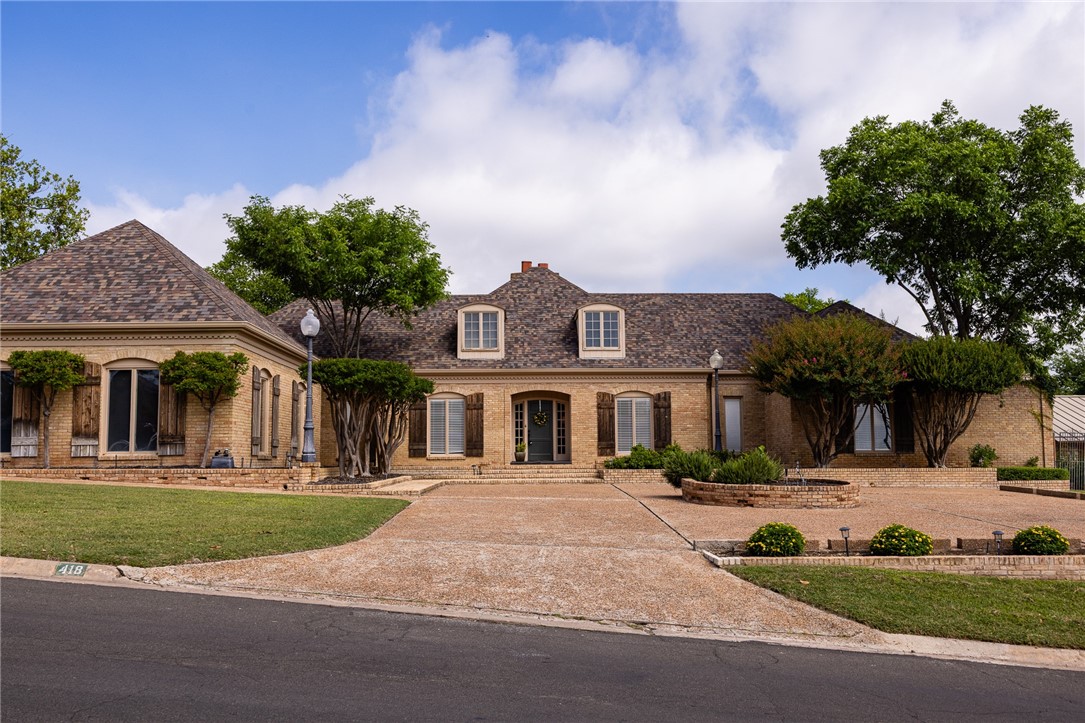 418 N Coronado Dr Property Photo 2