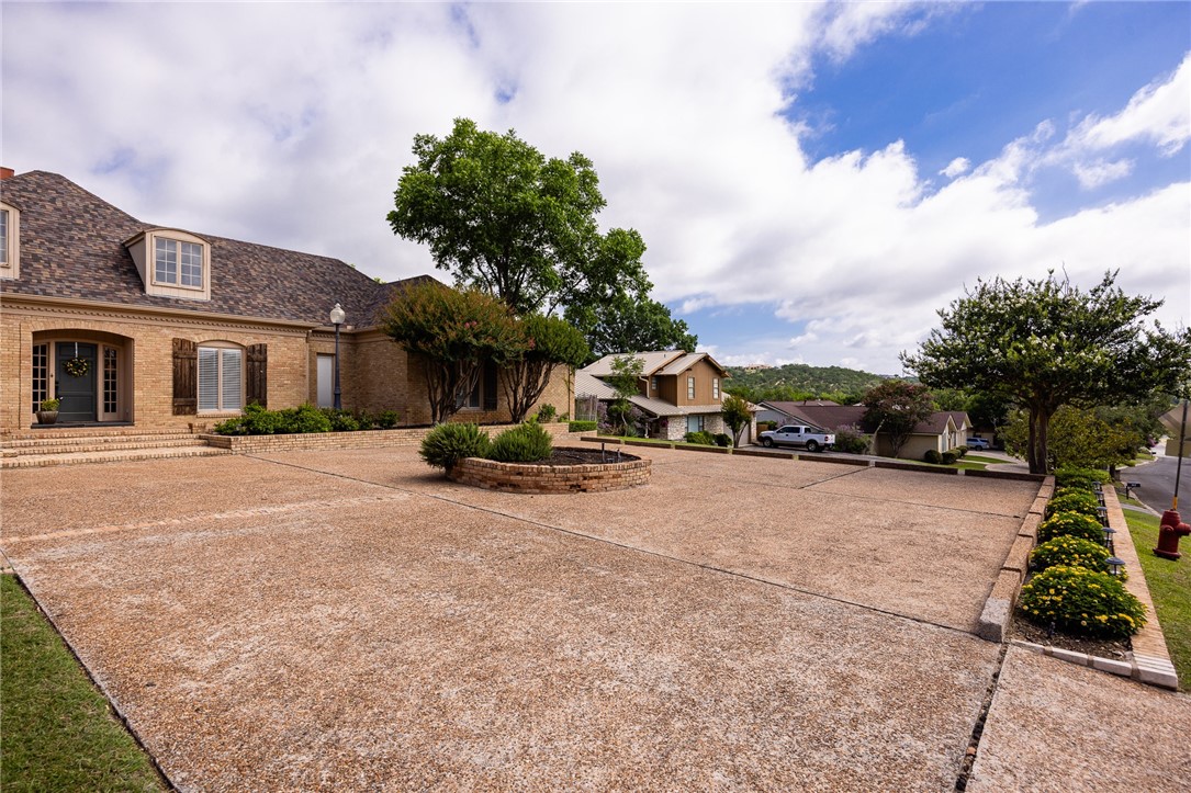 418 N Coronado Dr Property Photo 5