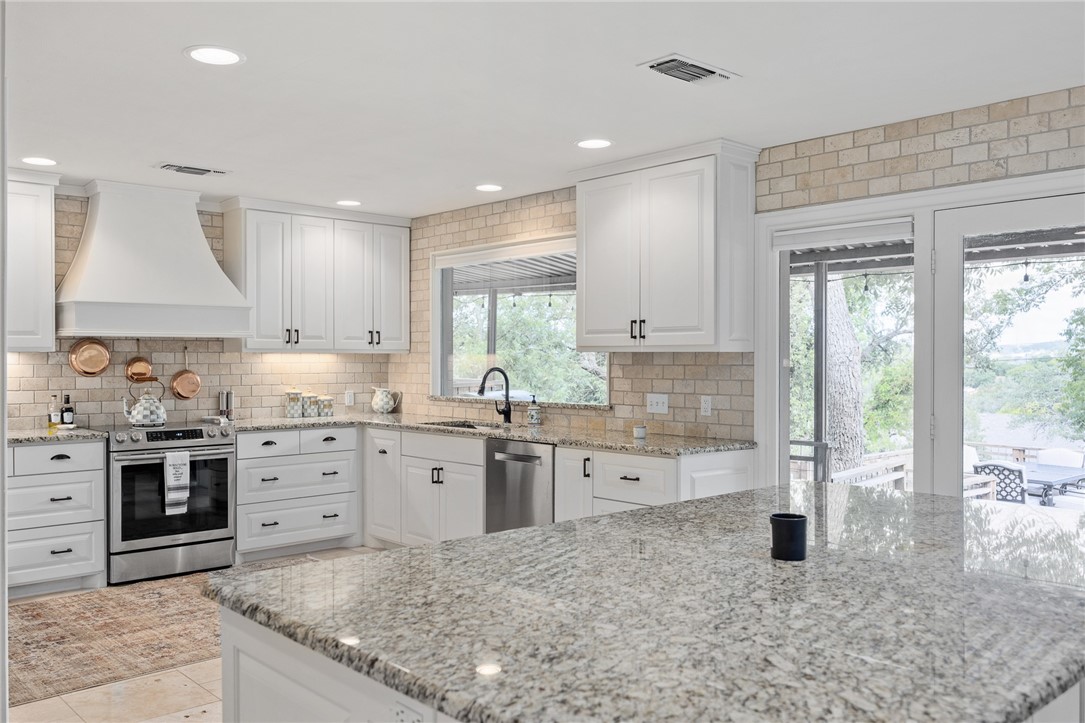 418 N Coronado Dr Property Photo 12