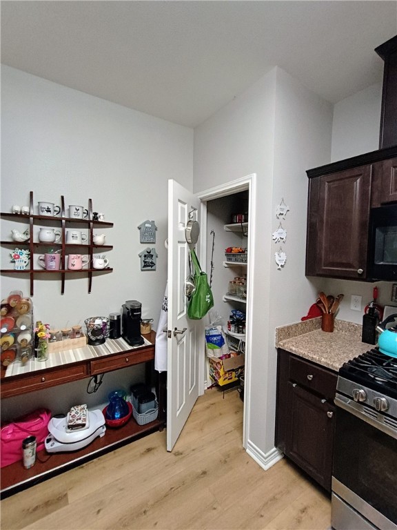519 E Ave F Property Photo 26