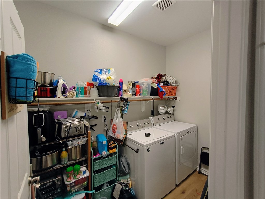519 E Ave F Property Photo 27
