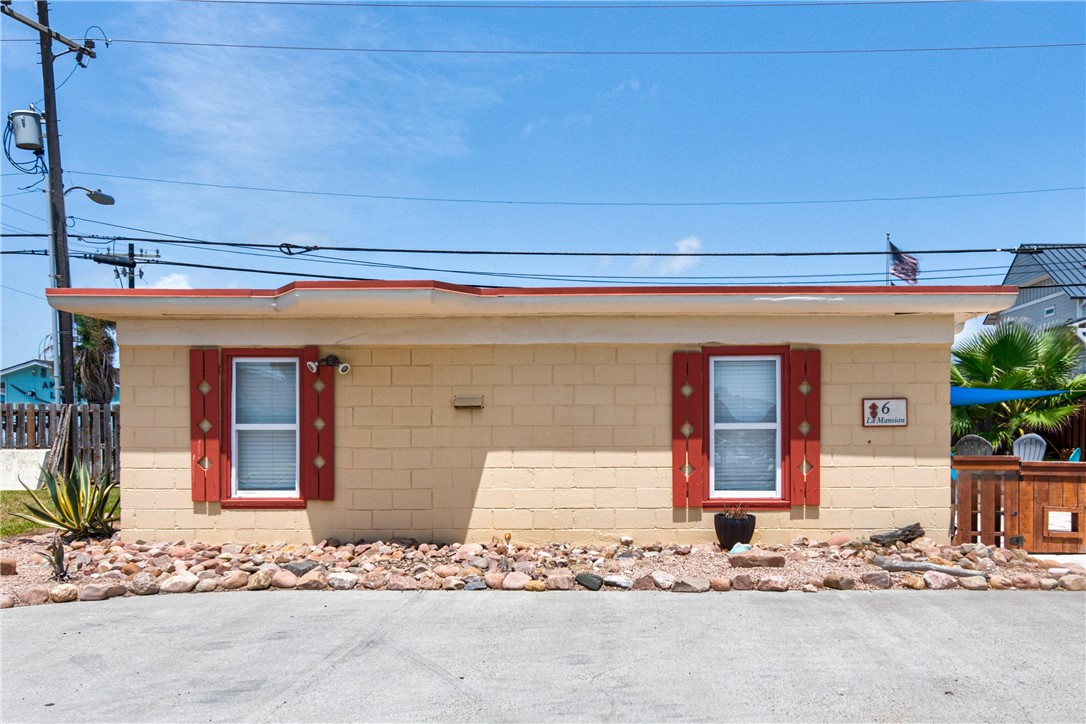 134 N Alister St 6 Property Photo 1