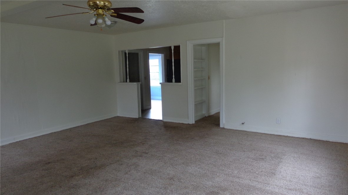 810 S 10th St Property Photo 5