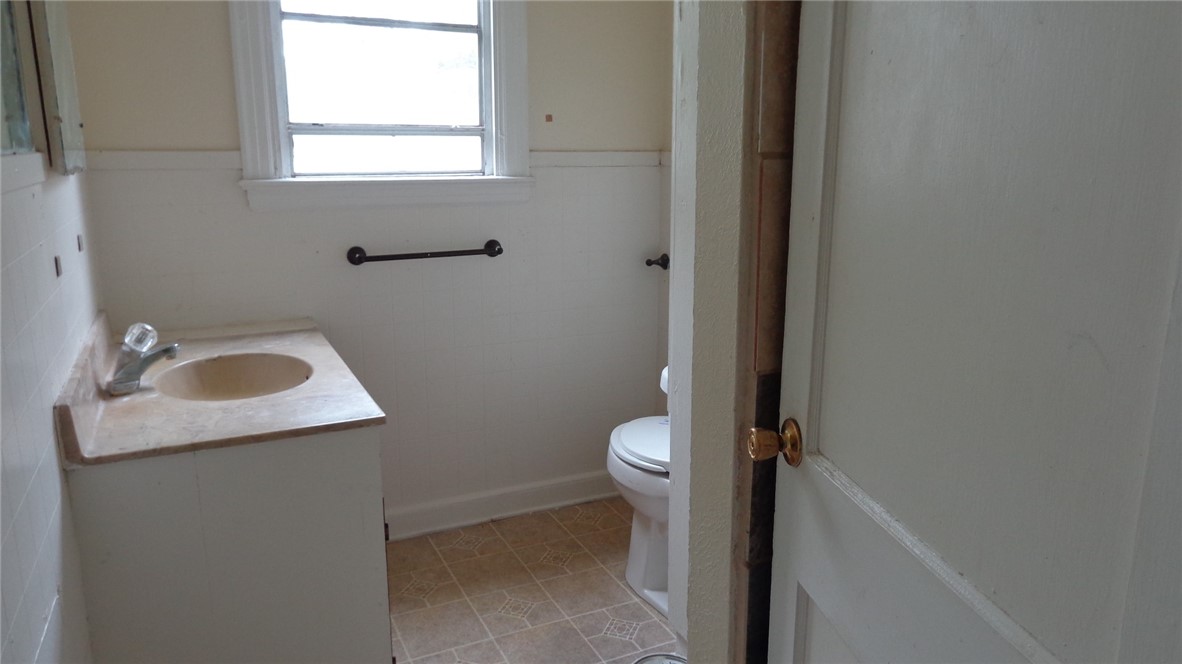 810 S 10th St Property Photo 6