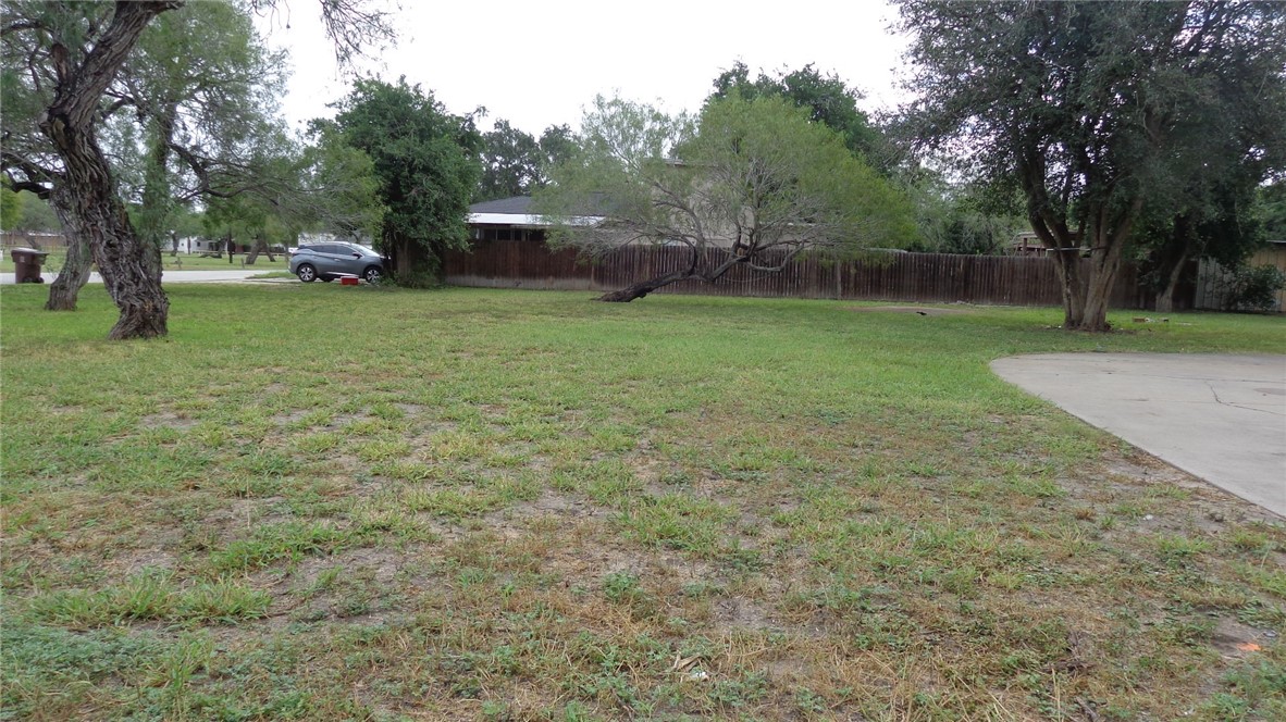 810 S 10th St Property Photo 16