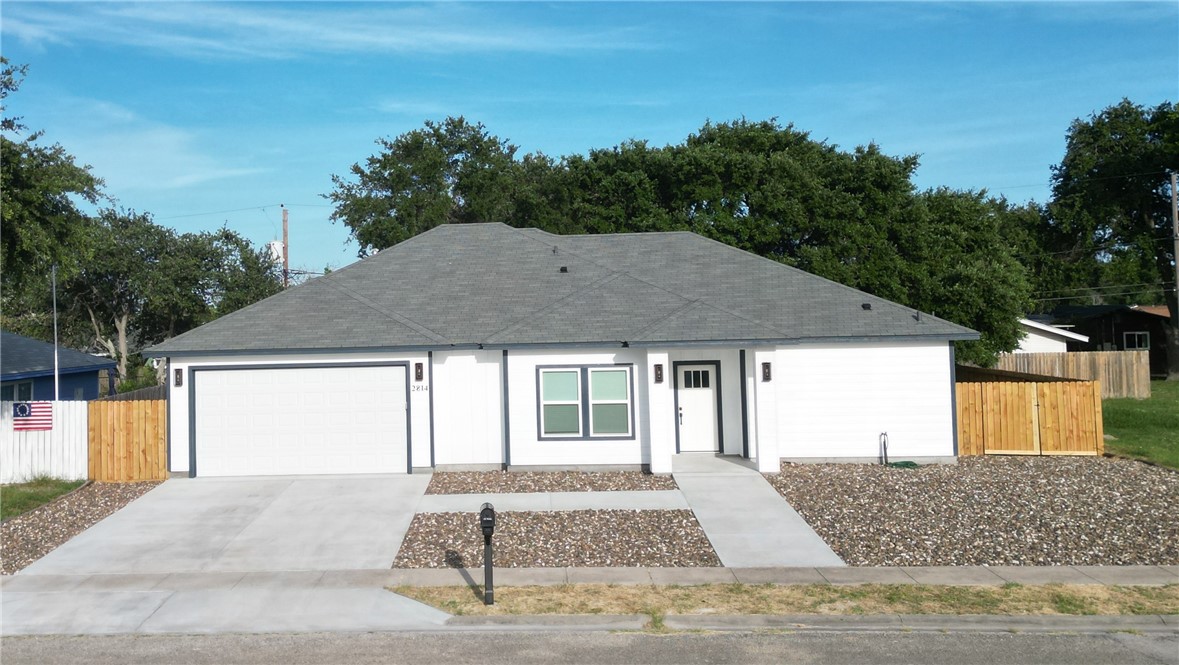 2814 Held Dr Property Photo 3