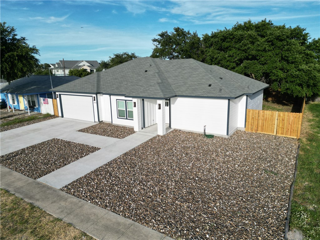 2814 Held Dr Property Photo 4