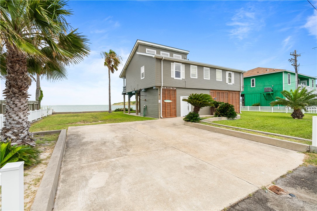 110 Bayshore Dr Property Photo 4