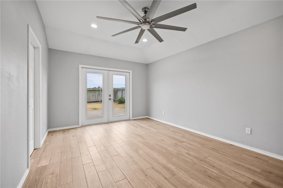 13930 Windjammer Dr Property Photo 12