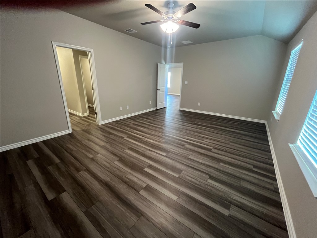 7201 Wilder Lane Property Photo 7
