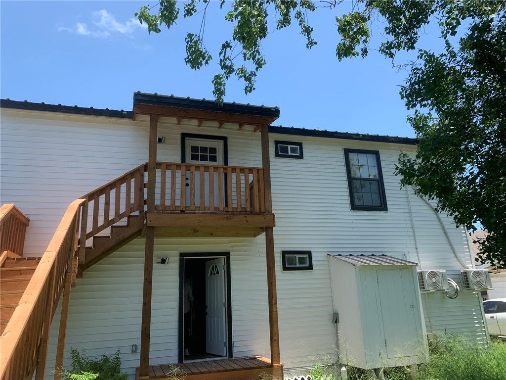 2833 Lawnview St Property Photo 2