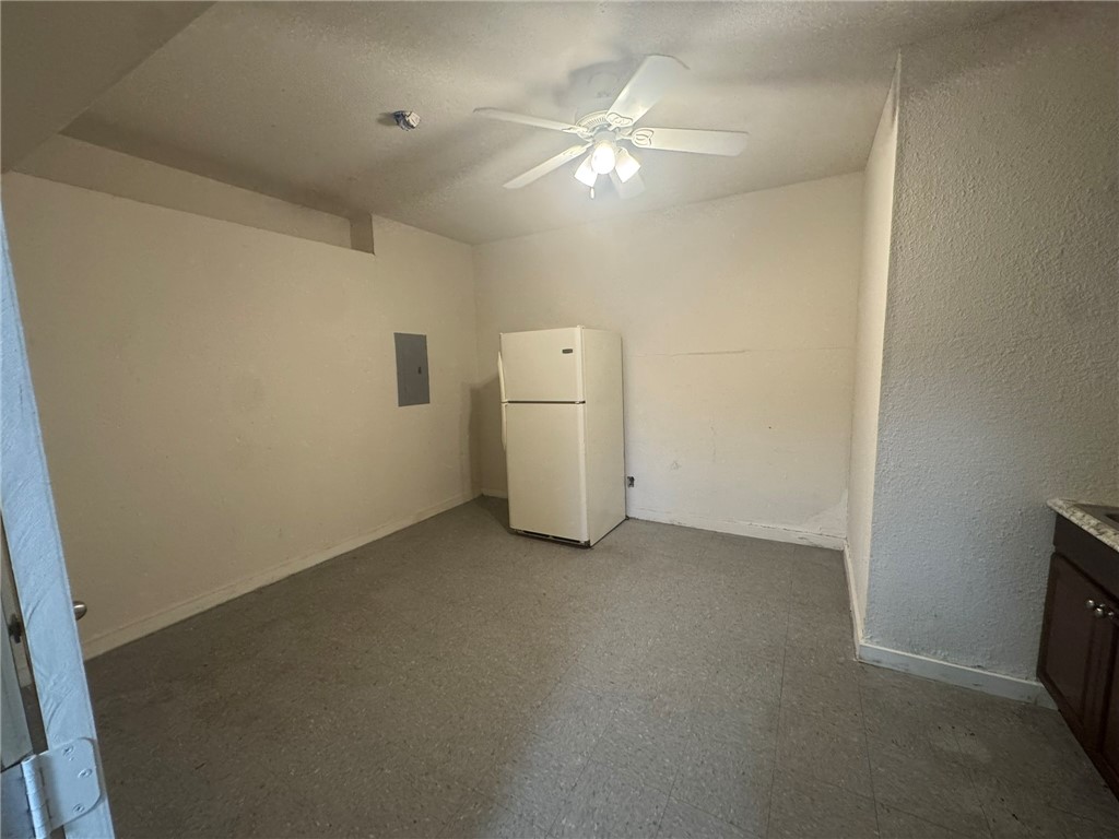 5902 Kostoryz Property Photo 8