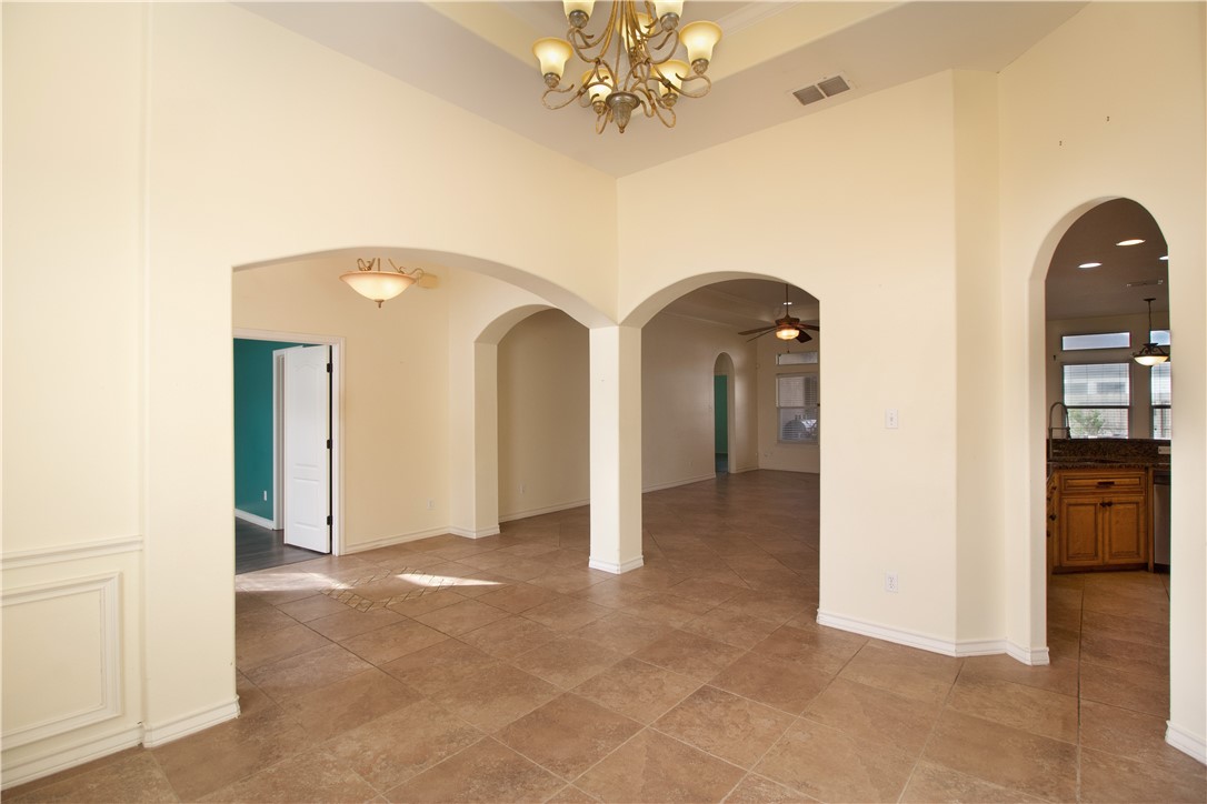 6825 Old Square Dr Property Photo 8