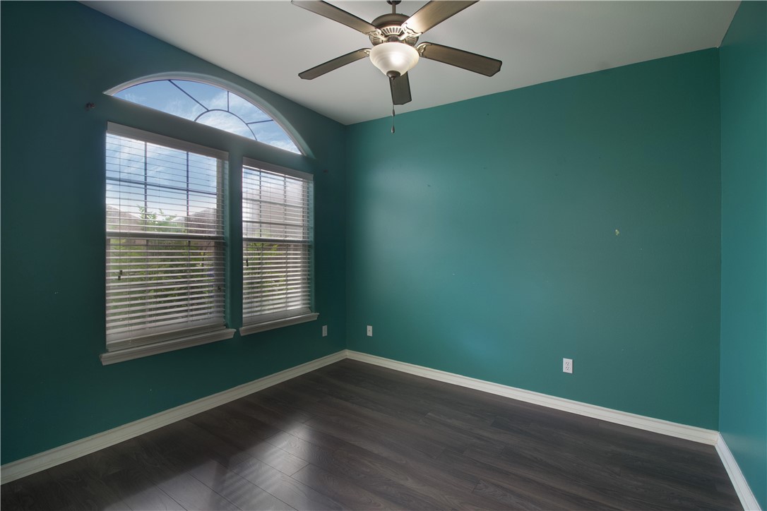 6825 Old Square Dr Property Photo 10
