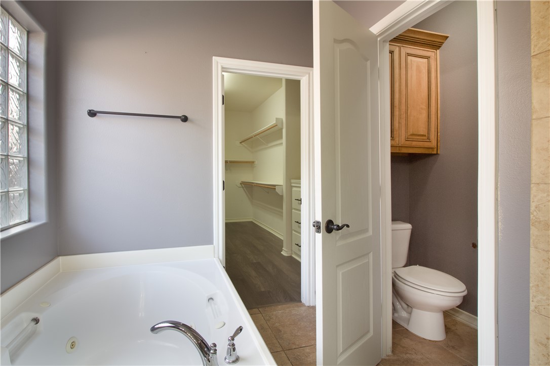 6825 Old Square Dr Property Photo 21