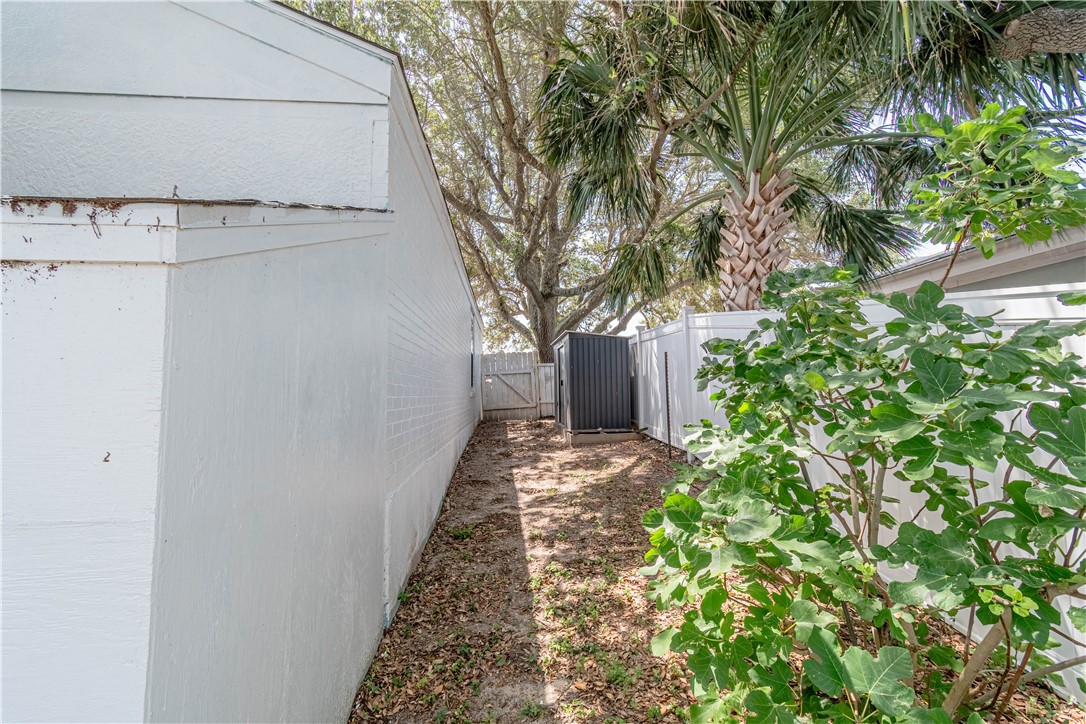 2406 Lakeview Dr Property Photo 37