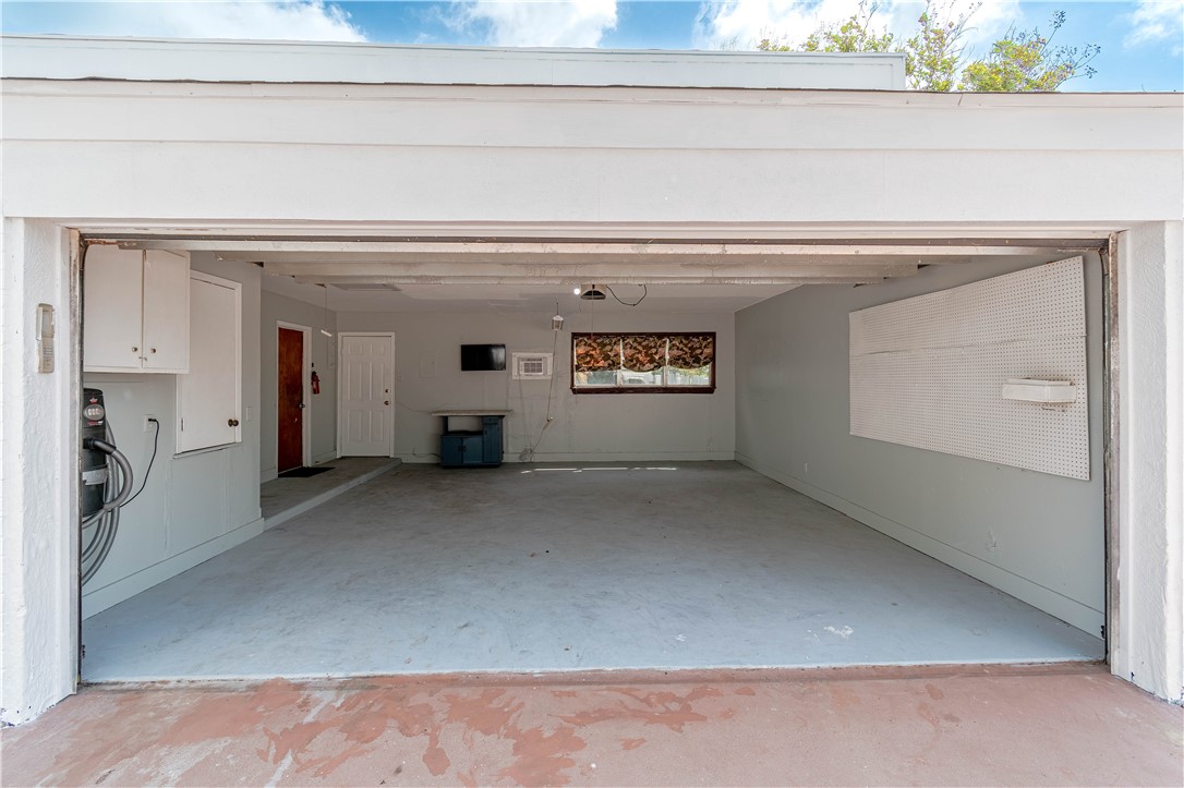 2406 Lakeview Dr Property Photo 38