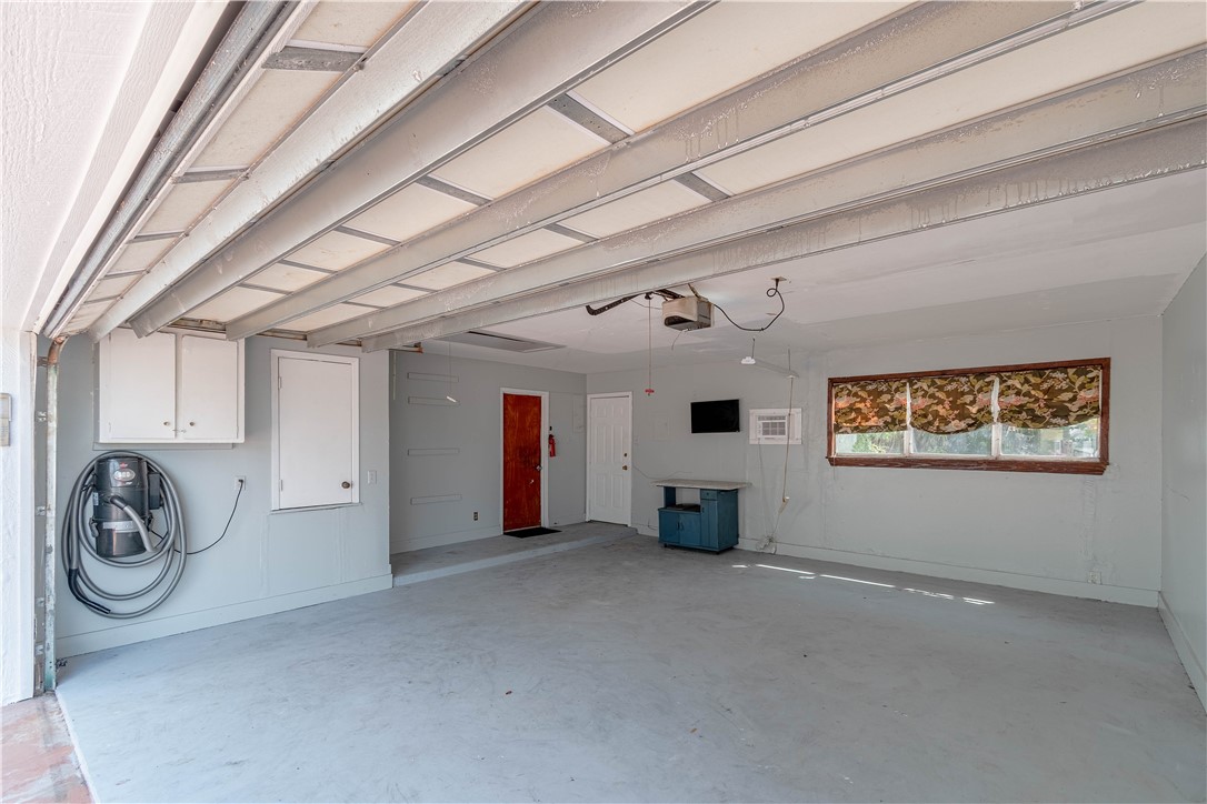 2406 Lakeview Dr Property Photo 39