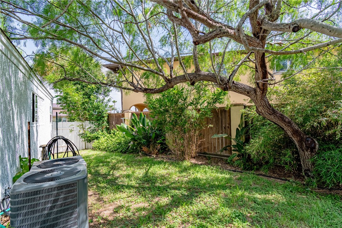 2406 Lakeview Dr Property Photo 40