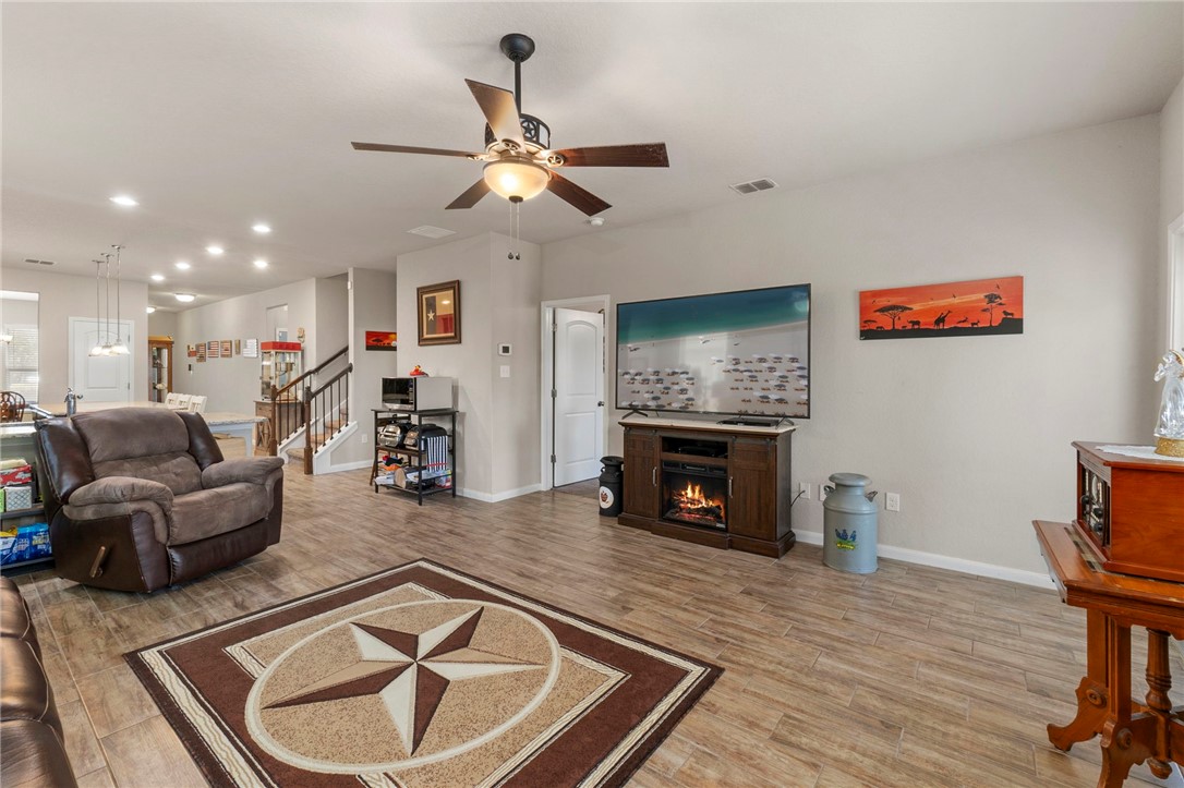 10343 Rosalina Property Photo 15