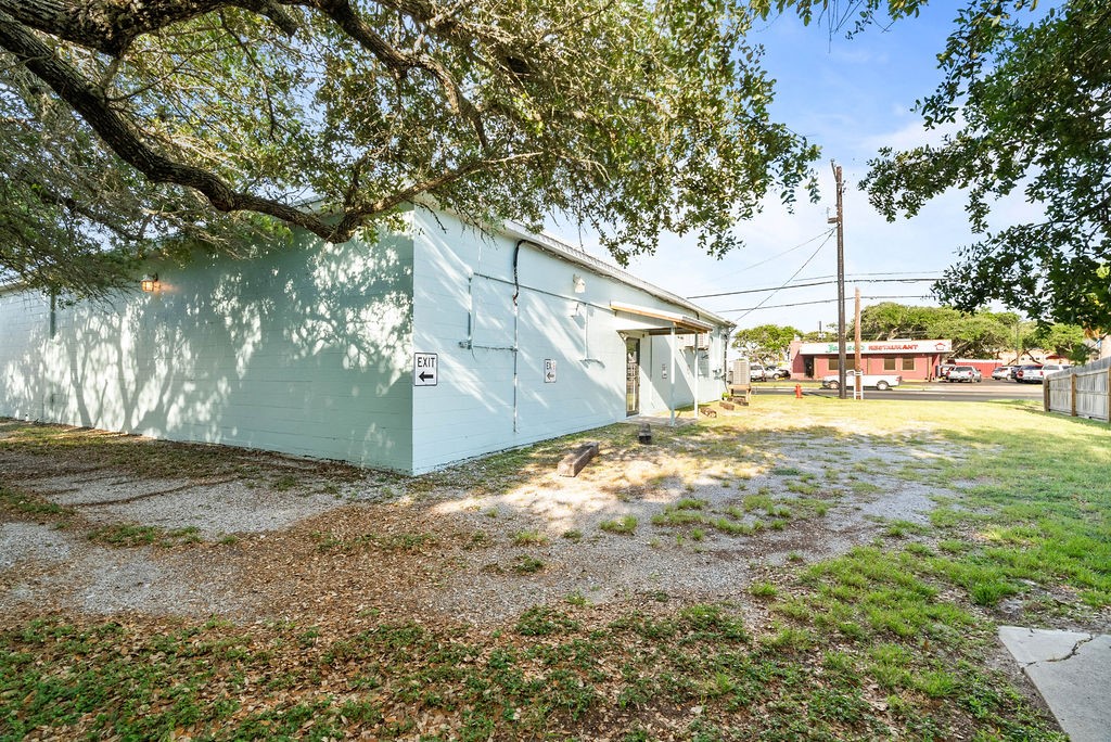 1700 Hwy 35 N Property Photo 10