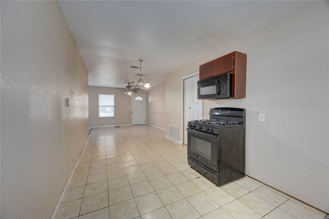 529 Blanco St Property Photo 5
