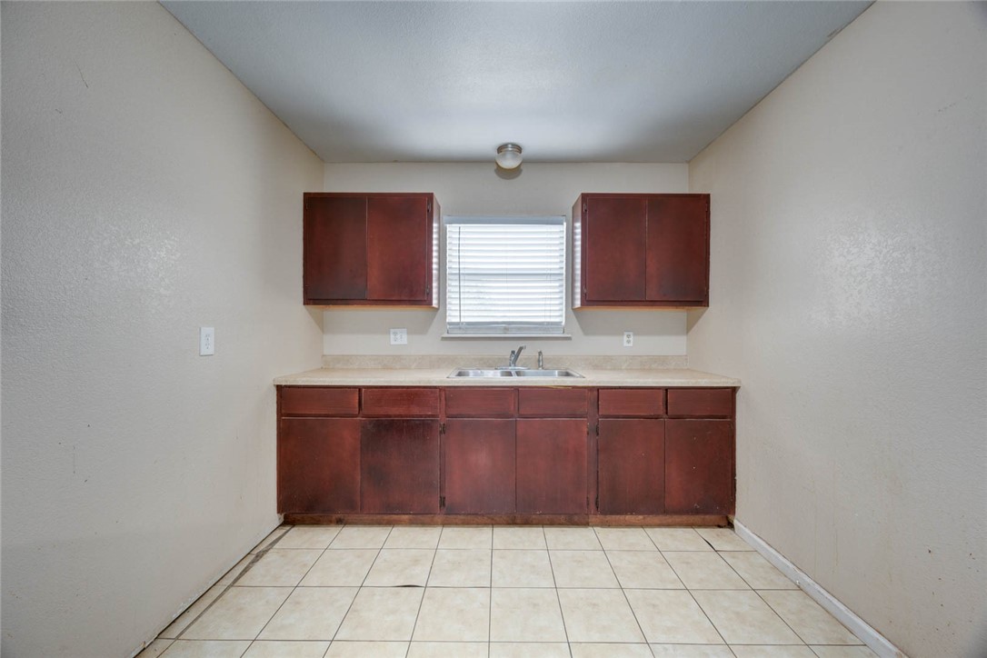 529 Blanco St Property Photo 6