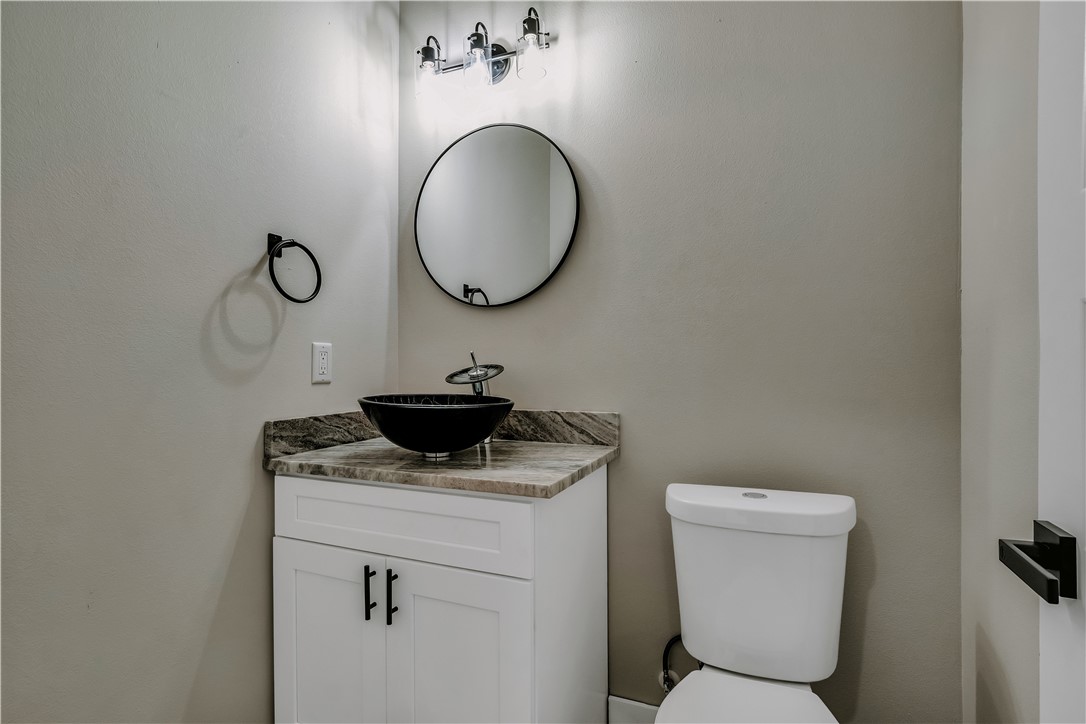 15638 Escapade St Property Photo 23