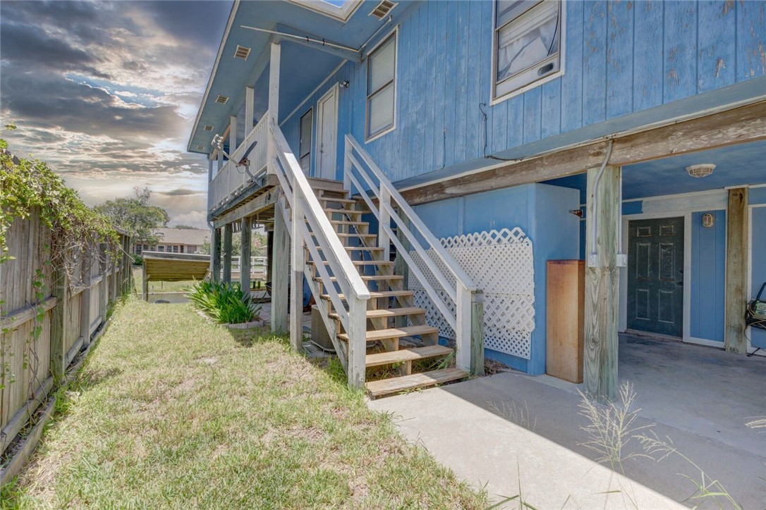 3410 Laguna Shores Property Photo 6