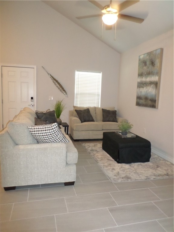 706 N Gagon St Property Photo 8