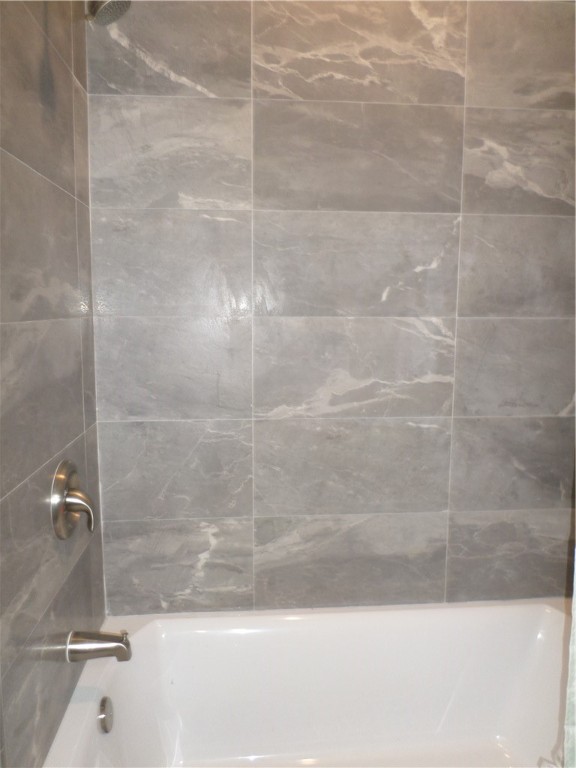706 N Gagon St Property Photo 21