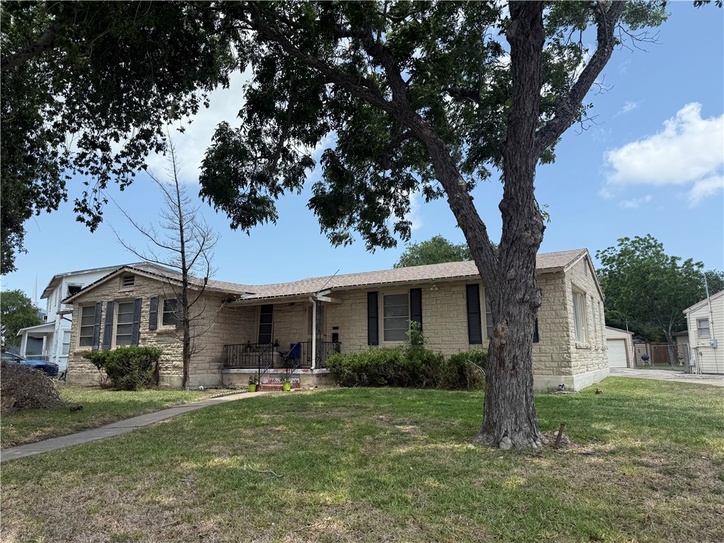 2802 Devon Dr Property Photo 1