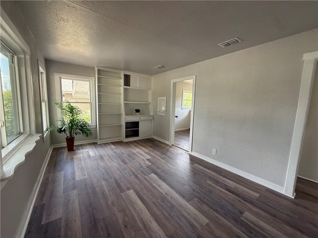 624 E Kenedy Ave Property Photo 5