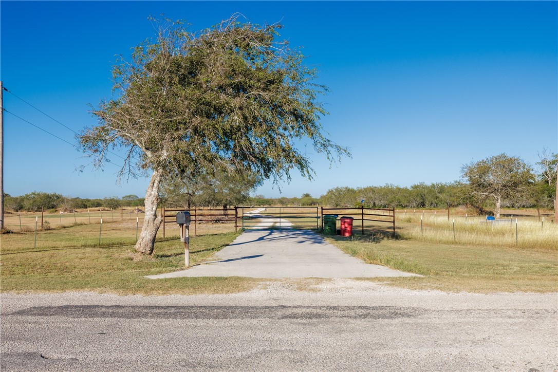 853 S County Road 307 Property Photo 3