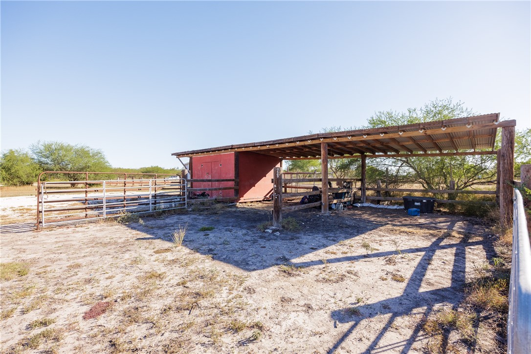 853 S County Road 307 Property Photo 32