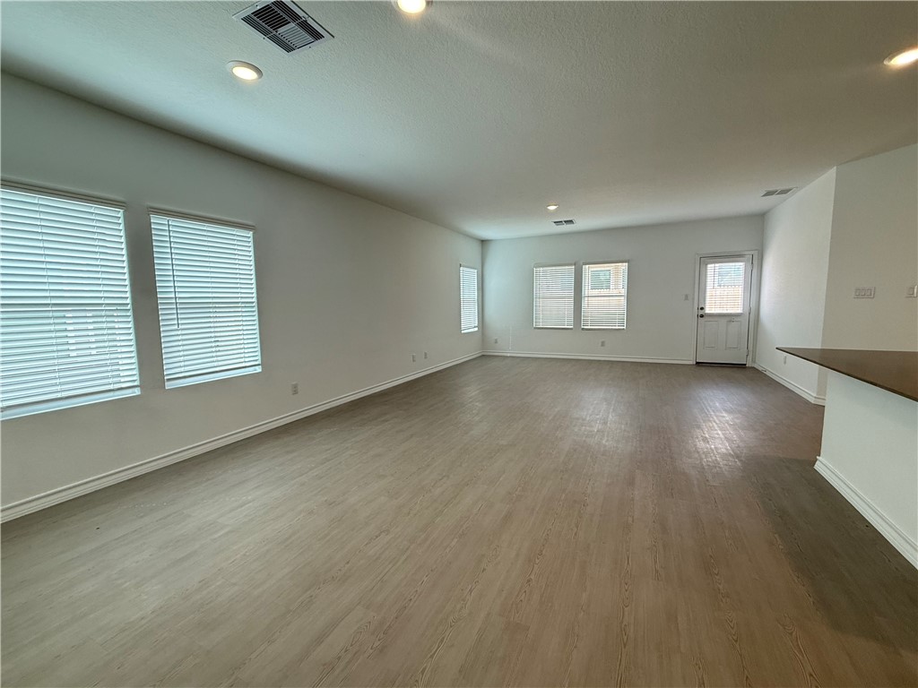 7925 Wonder Woman Dr Property Photo 3