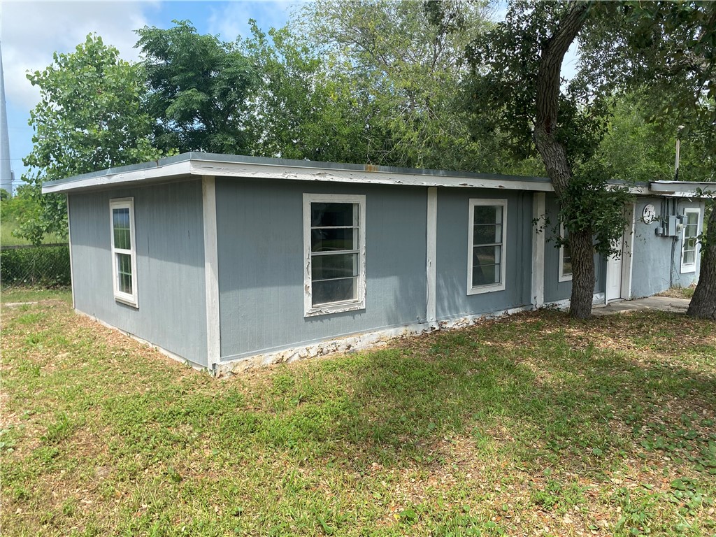 438 Scotland Dr Property Photo 2