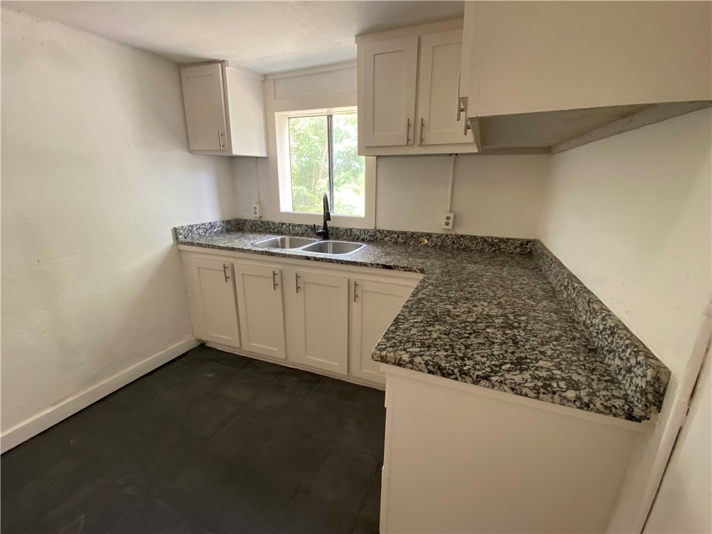 438 Scotland Dr Property Photo 5