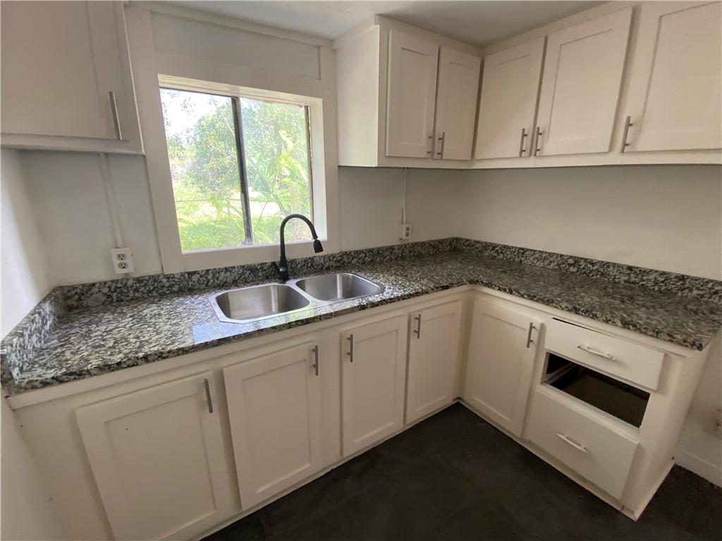 438 Scotland Dr Property Photo 6