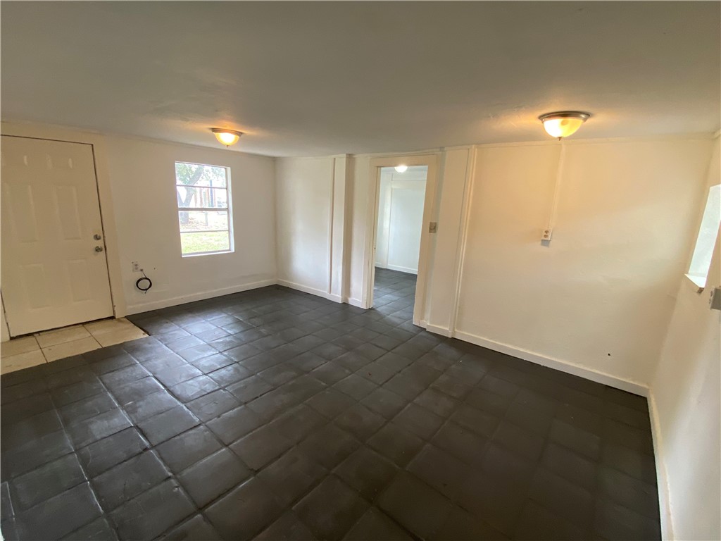 438 Scotland Dr Property Photo 9