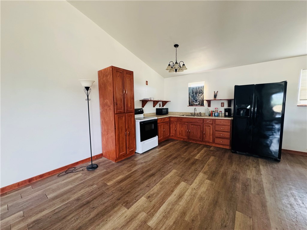 420 County Road 2391 Property Photo 6