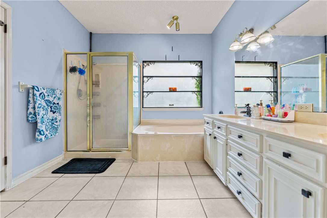 7401 Blue Lake Dr Property Photo 15
