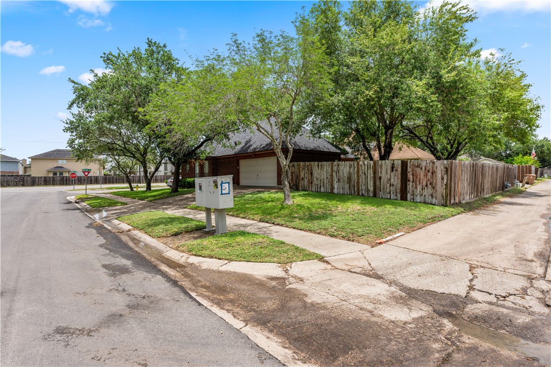 7401 Blue Lake Dr Property Photo 24
