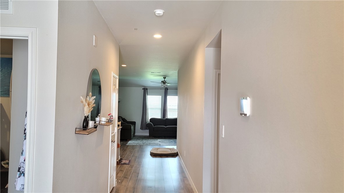 2765 Excelsior Blvd Property Photo 4