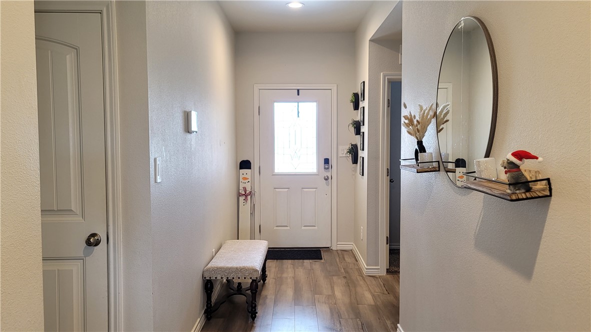 2765 Excelsior Blvd Property Photo 5