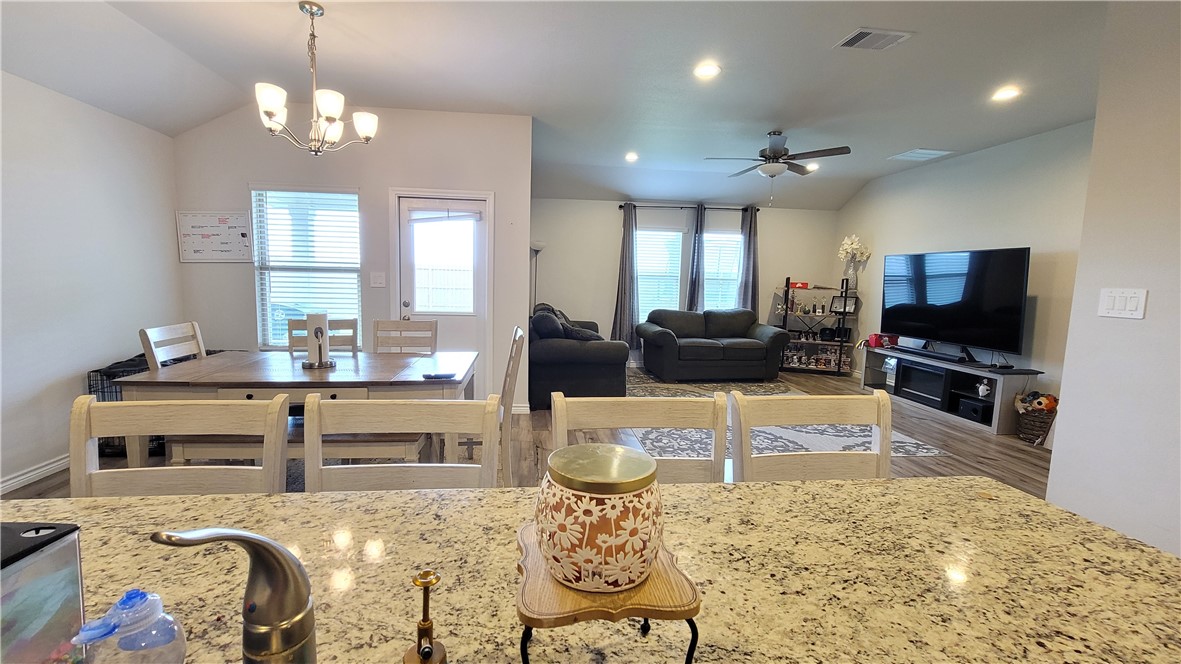 2765 Excelsior Blvd Property Photo 11