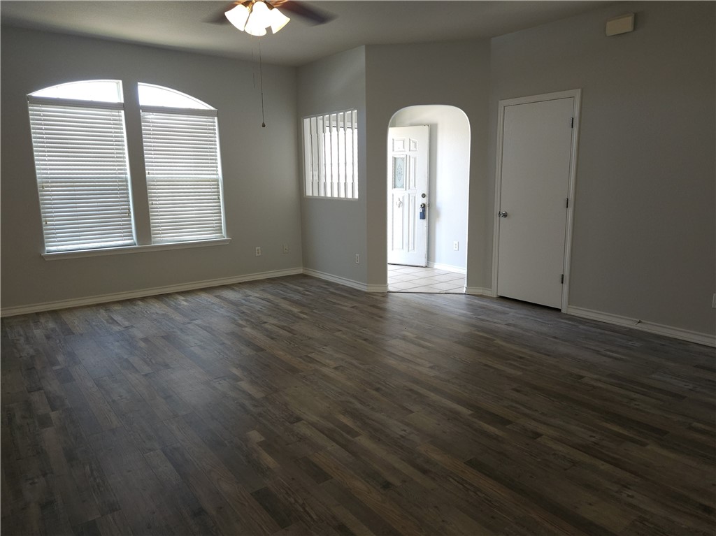 13834 Flintlock Dr Property Photo 4